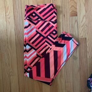 Coral and black Geometric Leggings